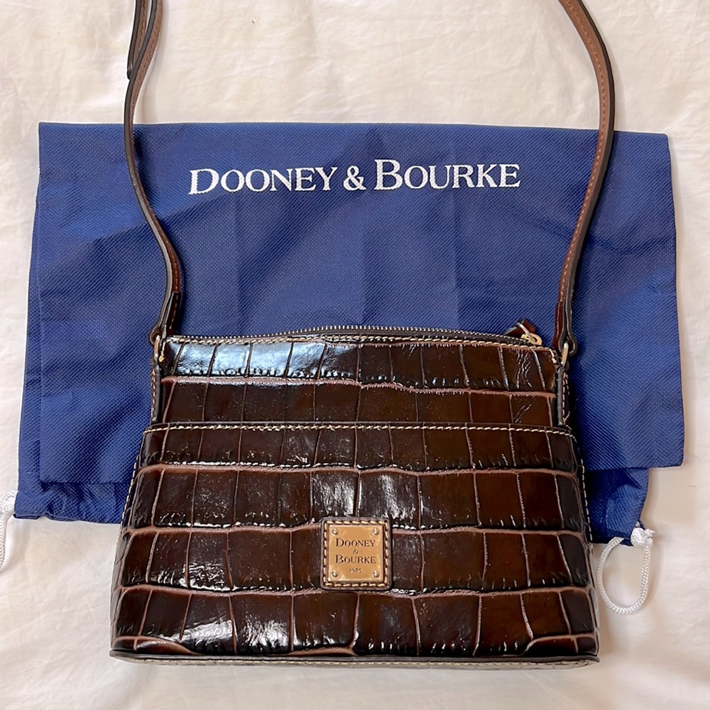 NEW Dooney & Bourke crossbody with dust bag